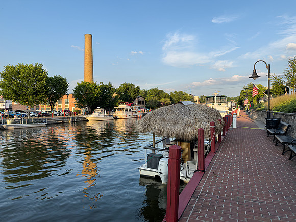 Summer evening on the canal in Fairport