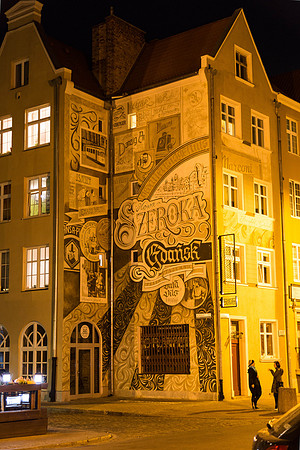 so many wonderfully decorated buildings