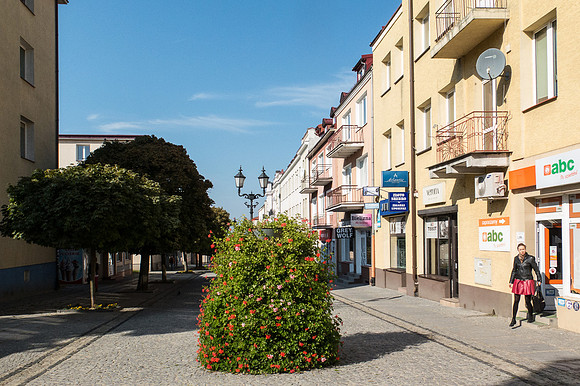 Łomża on a quiet Sunday morning.  The pedestrian shopping street.