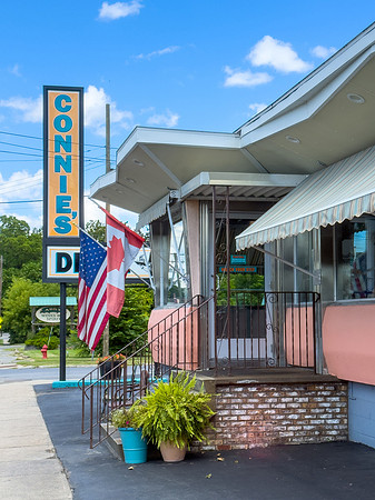 IMG_9877 Connies diner outside