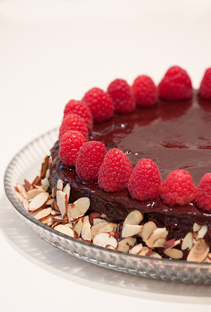 chocolate honey hazelnut cake