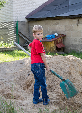 Mikołaj Supnksi 2015 - a boy and a dirt pile and tools. Does it get any better?!