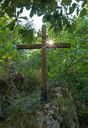 5C4A6970-Cross&Star