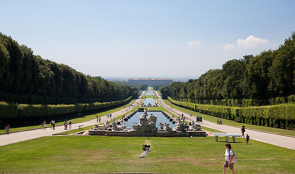 gardens looking from fountain to palace