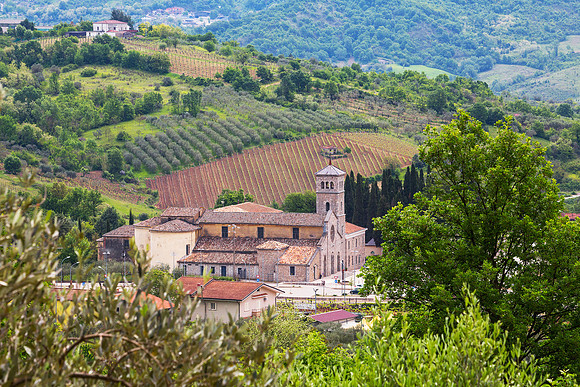 near Cautano