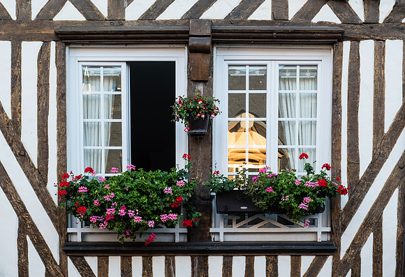 more windows in Honfleur