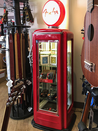 Service Station for guitars