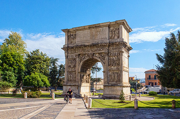 Arco di Traiano - Benevento