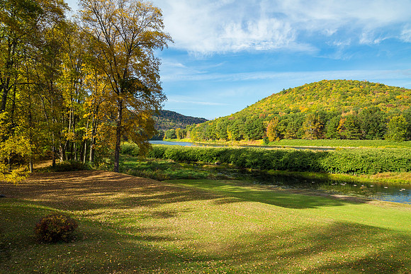 looking at NY from the PA side of the Delaware River