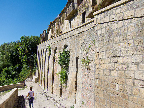Tocco Caudio-the city wall